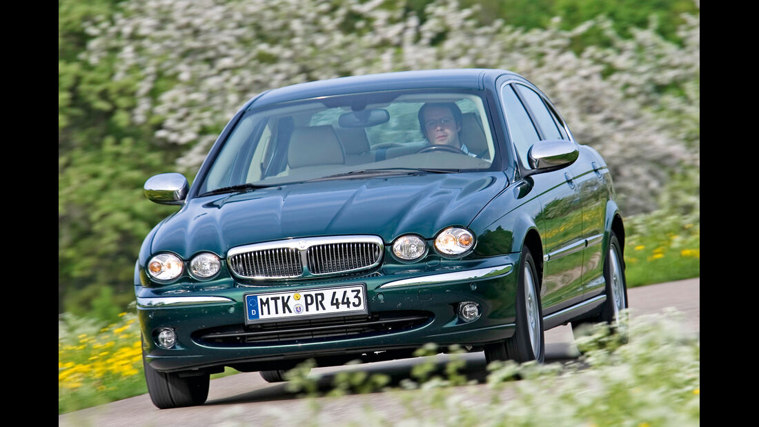 Jaguar X-Type, Frontansicht