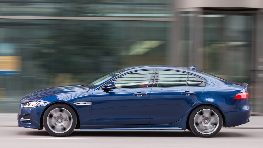 Jaguar XE 20d, Seitenansicht