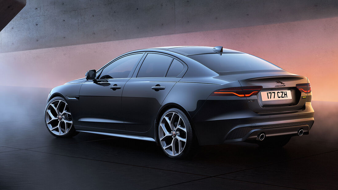 Jaguar XE 300 Sport 2022