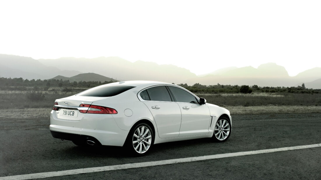 Jaguar XF, Seitenansicht