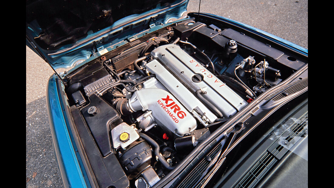 Jaguar XJ 300, Motor