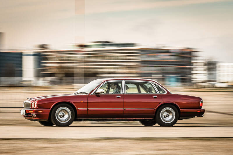 Jaguar XJ 6 (X 300), Seitenansicht