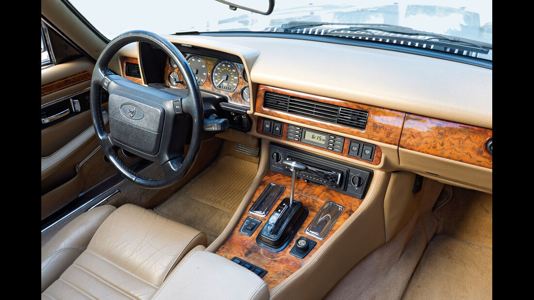 Jaguar XJ-S, Cockpit