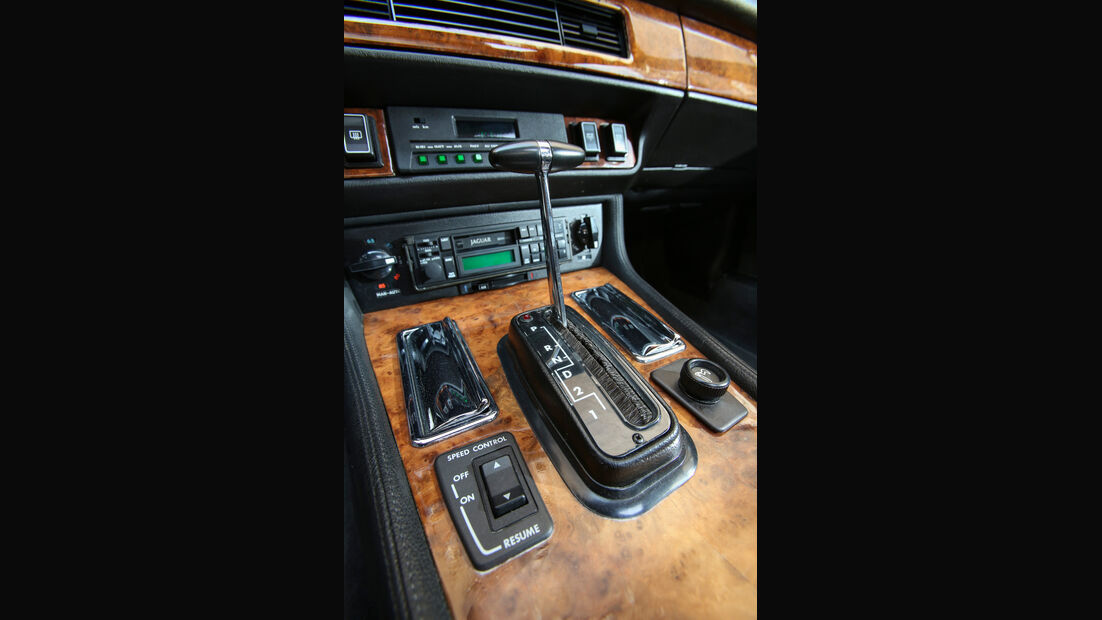 Jaguar XJ-S, Mittelkonsole