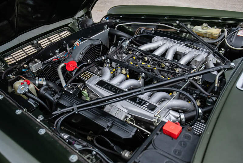 Jaguar XJ12 Harry's Garage (1978)