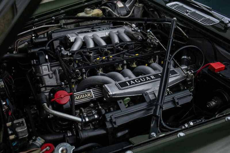 Jaguar XJ12 Harry's Garage (1978)