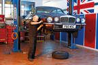 Jaguar XJ6, Frontansicht, Hebebühne