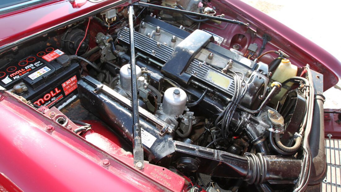 Jaguar XJ6, Motor