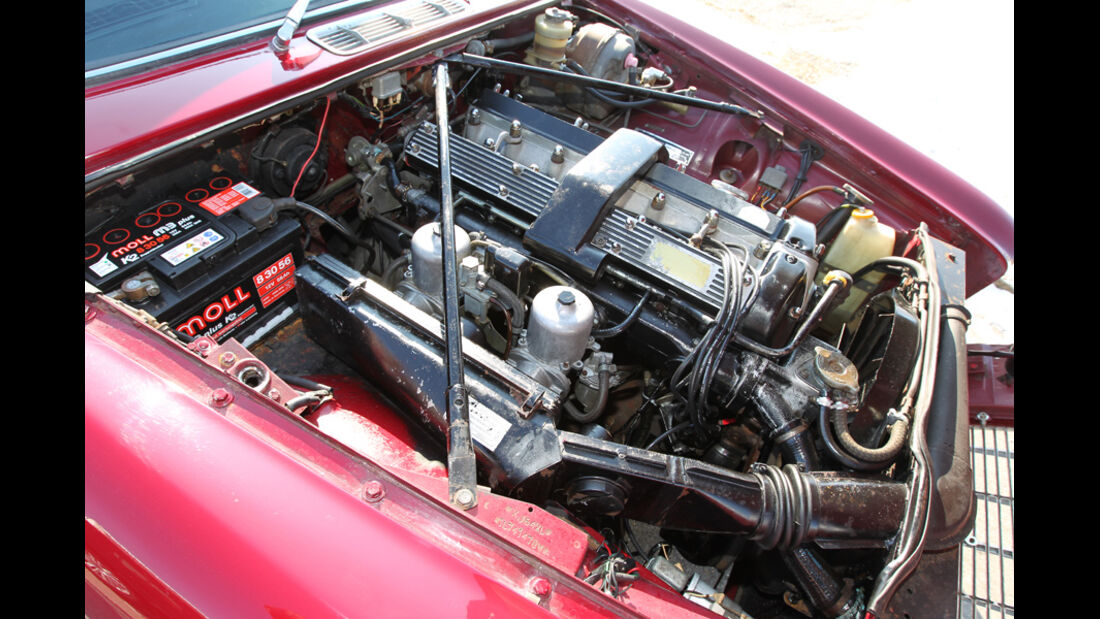 Jaguar XJ6, Motor