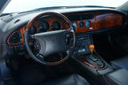 Jaguar XK8, Cockpit