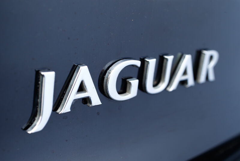 Jaguar XK8, Typenbezeichnung