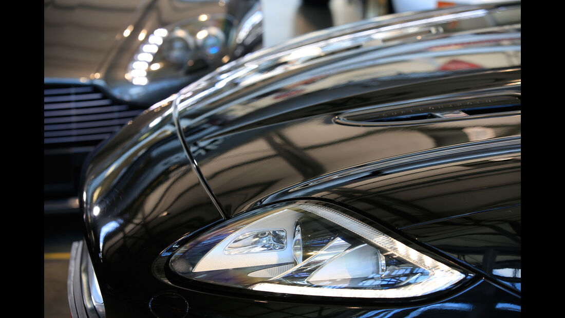 Jaguar XKR, Motorhaube