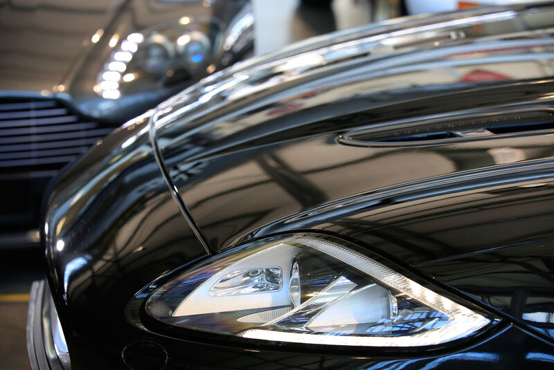 Jaguar XKR, Motorhaube
