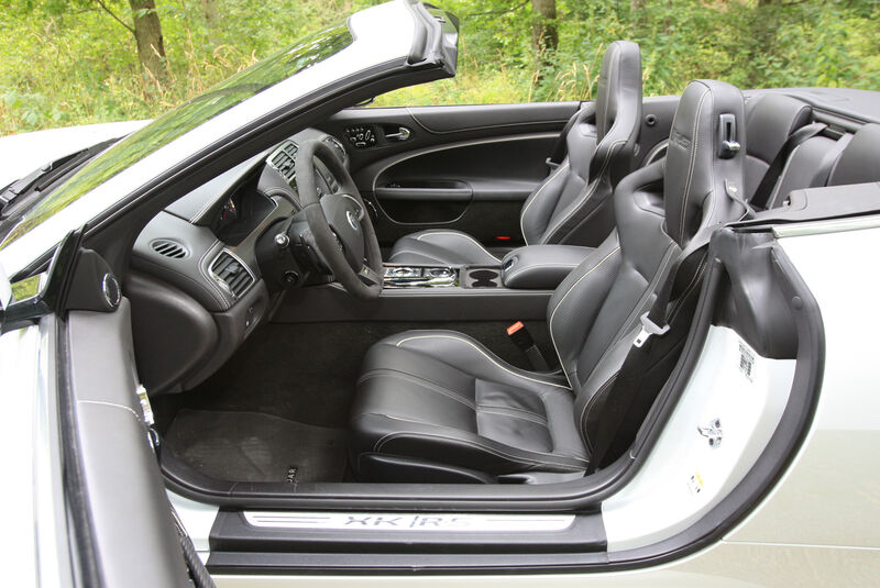 Jaguar XKR-S Cabrio, Vordersitze, Innenraum