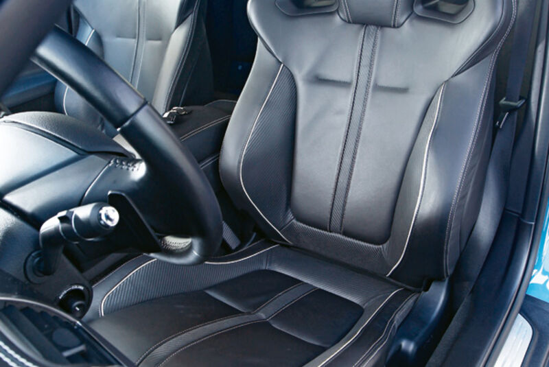 Jaguar XKR-S, Fahrersitz