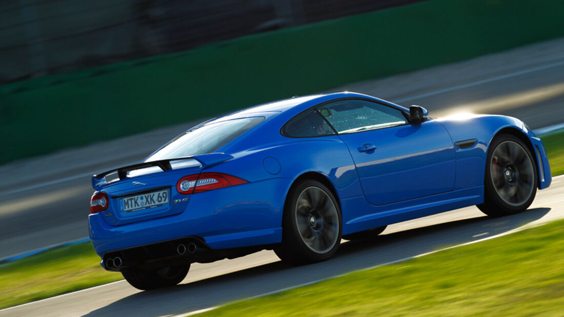 Jaguar XKR-S, Seite