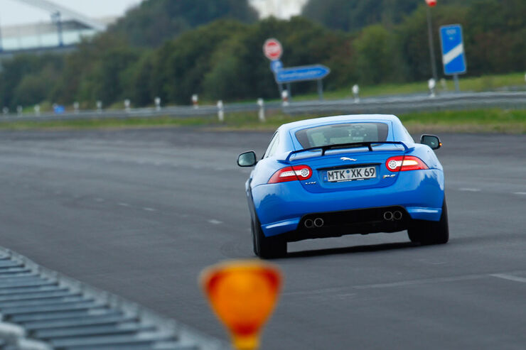 Serie Beschleunigungs- und Bremsentest 0-300-0 km/h 2011: Jaguar XKR-S