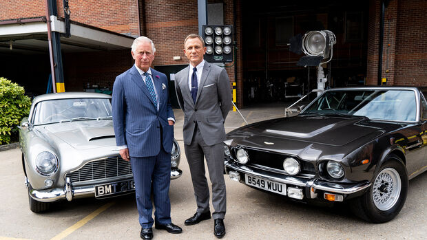 James Bond 007 Aston Martin DB5 und V8 Filmauto