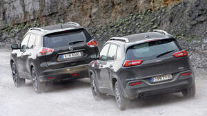 Jeep Cherokee 2.0 Multijet, Nissan X-Trail 1.6 dCi 4x4, Heckansicht