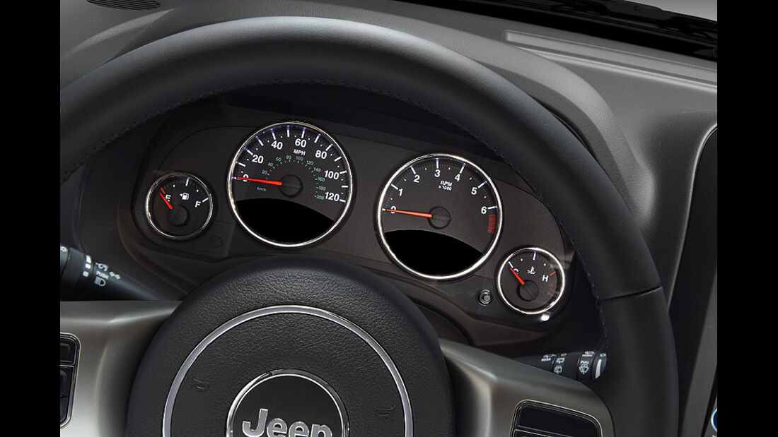 Jeep Compass Modelljahr 2011, Innenraum, tacho, instrumente