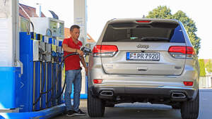 Jeep Grand Cherokee 3.0 CRD, Tankstelle