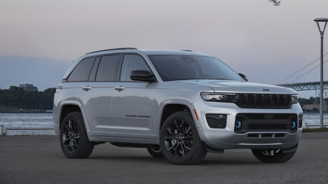 Jeep Grand Cherokee 4xe 30th Anniversary Edition at 2022 Detroit Auto Show