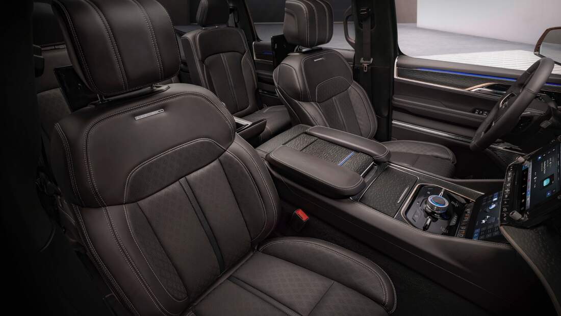 Jeep-Grand-Wagoneer-Concept-2021-169Gallery-3606e3ad-1720203.jpg