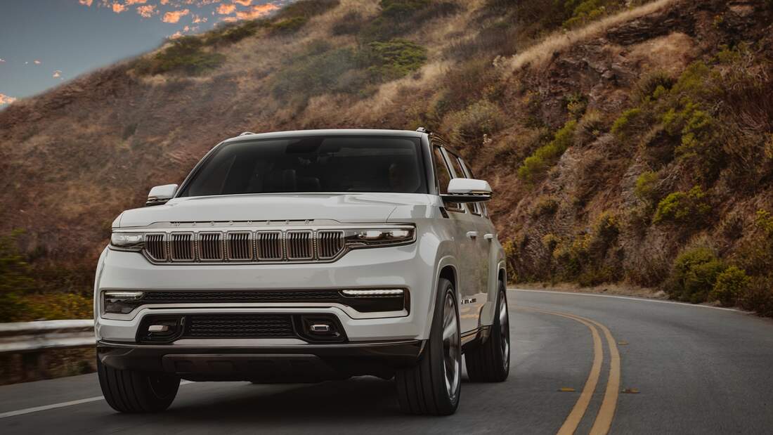 Jeep-Grand-Wagoneer-Concept-2021-169Gallery-bbd7da79-1720187.jpg