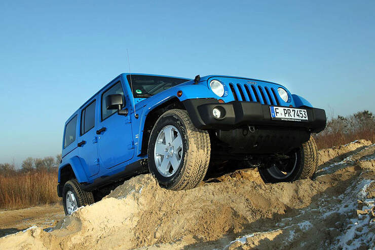 Jeep Wrangler Unlimited 2 8 Crd Im Test Unveranderter Fahrspass Technische Daten Auto Motor Und Sport