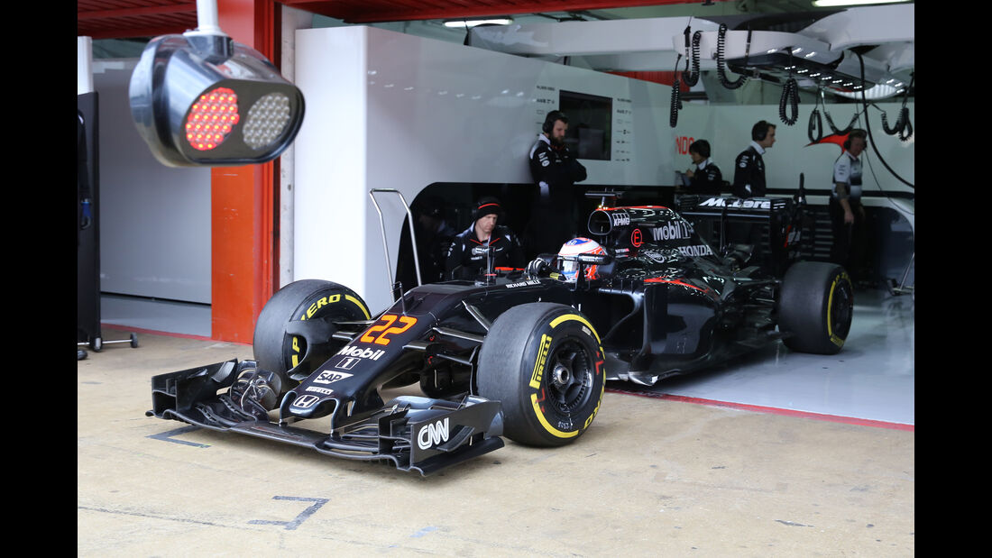 Jenson Button - McLaren - Formel 1 - Test - Barcelona - 2. März 2016
