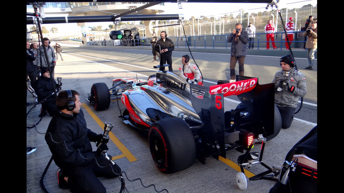 Jenson Button - McLaren - Formel 1 - Test - Jerez - 7. Februar 2013