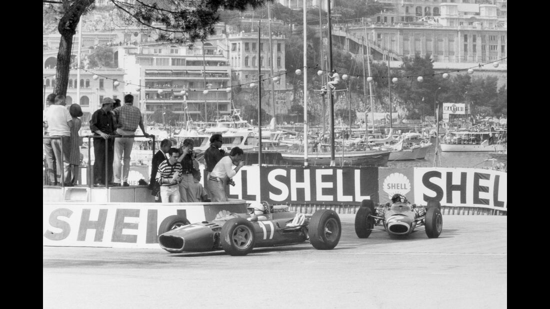 John Surtees - Ferrari 312 - Jackie Stewart - BRM P261 - GP Monaco 1966
