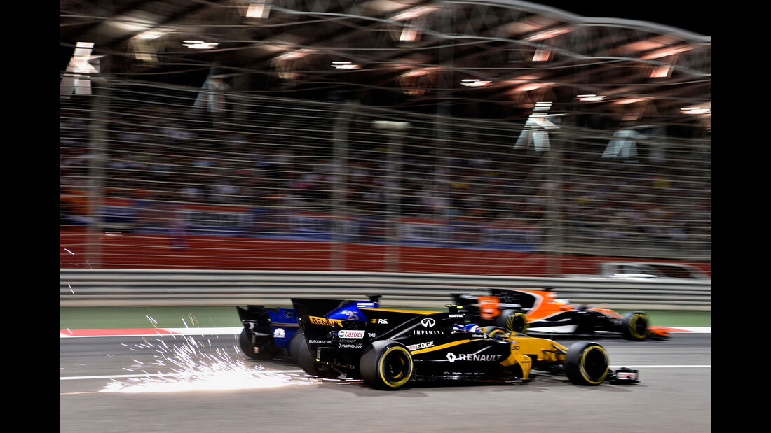Jolyon Palmer - Marcus Ericsson - Fernando Alonso - GP Bahrain 2017 - Formel 1