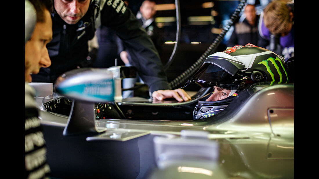 Jorge Lorenzo - Mercedes AMG W05 - Formel 1 Testrun - Silverstone - 5. Oktober 2016