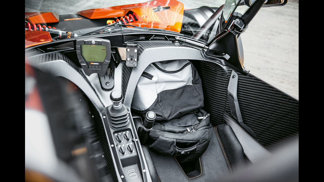 KTM X-Bow GT, Fußraum