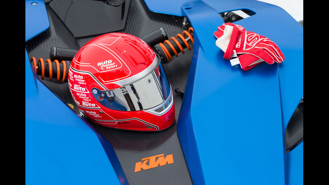 KTM X-Bow GT, Helm
