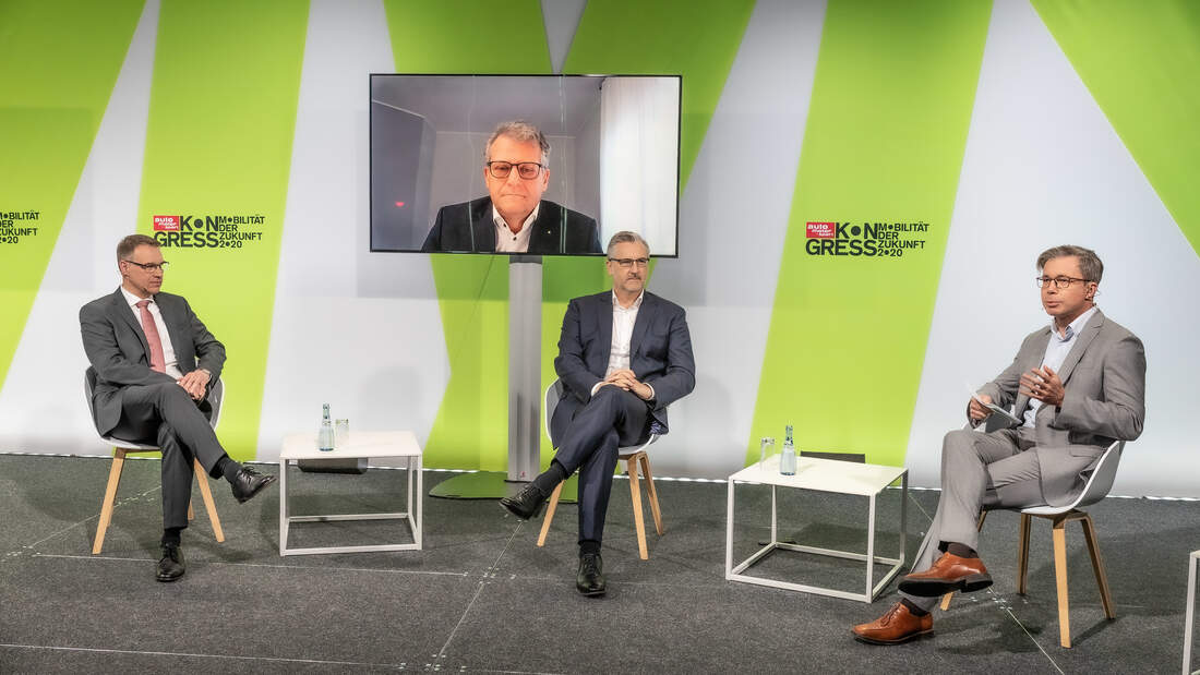 Karsten Schulze, Stefan Kölbl und Dr. Jörg Rheinländer in einer Podiumsdikussion. Moderator: Dirk Gulde