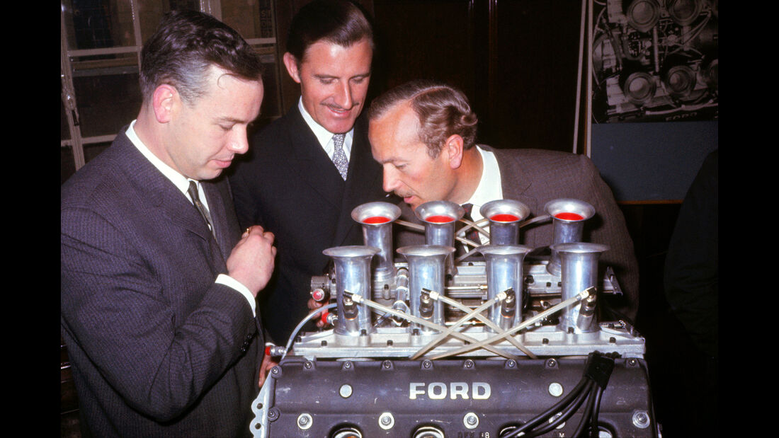 Keith Duckworth - Graham Hill - Colin Chapman - Ford Cosworth DFV - England 1967