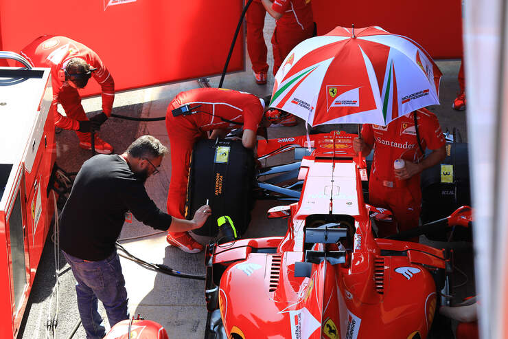 Kimi-Raeikkoenen-Ferrari-Formel-1-Test-B