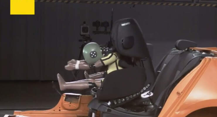 Kindersitzcrashtest ADAC 2016