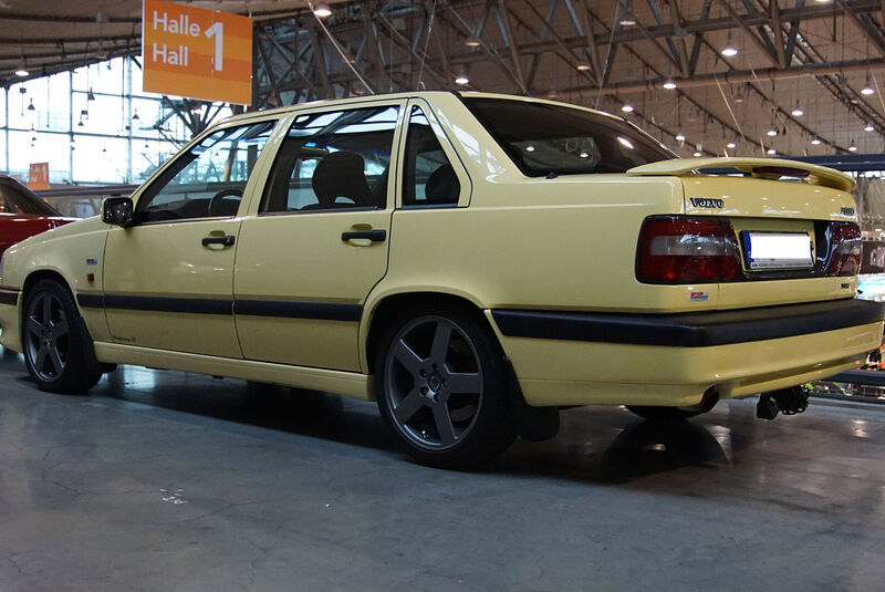 Kopie von: Retro Classics 2023 Markt Volvo 850 T5 R