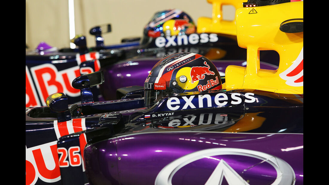 Kvyat & Ricciardo - Red Bull - GP Abu Dhabi 2015