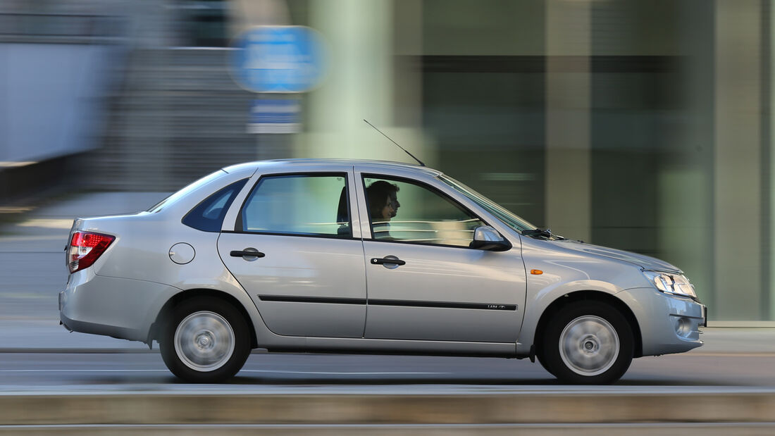 Lada Granta, Seitenansicht