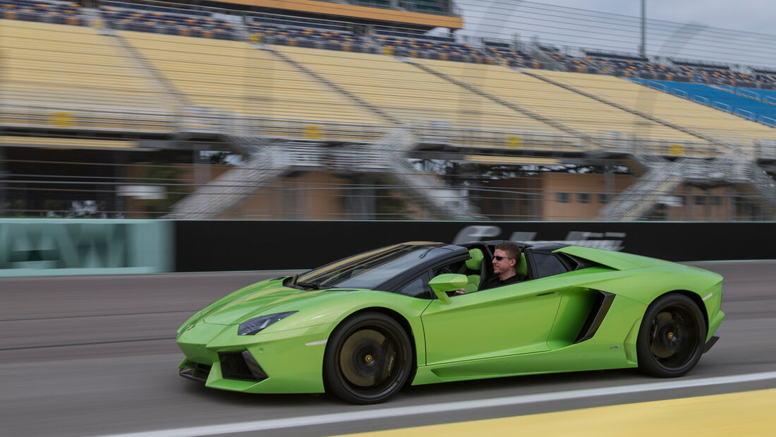 Lamborghini Aventador LP 700-4 Roadster, Seitenansicht