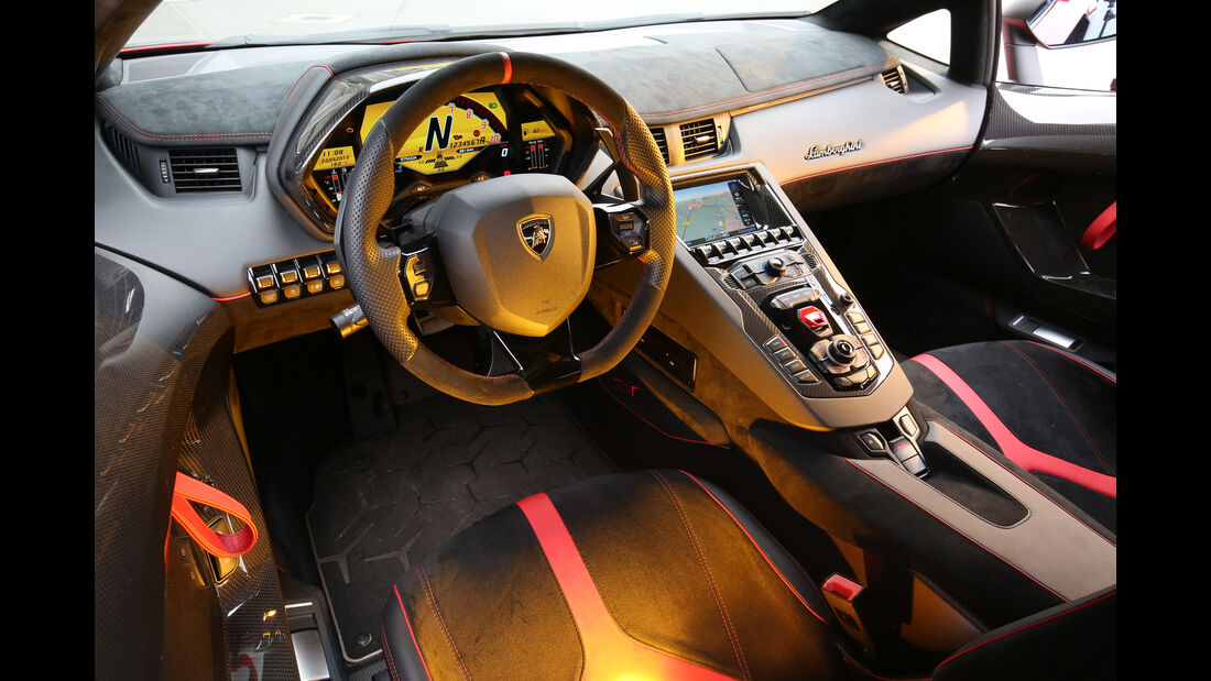 Lamborghini Aventador LP 750-4 Superveloce, Cockpit