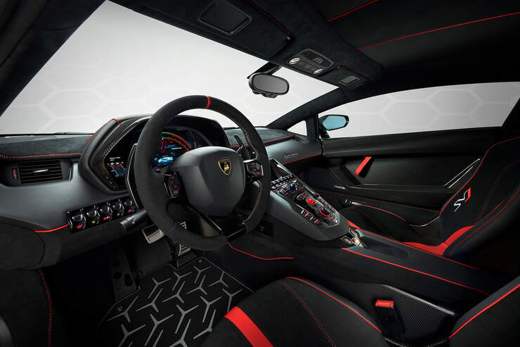 Lamborghini-Aventador-SVJ-fotoshowBig-d1d1129f-1183318.jpg
