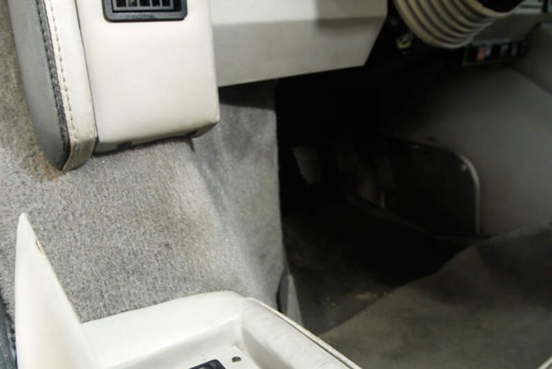 Lamborghini Countach Anniversario, Mittelkonsole, Detail