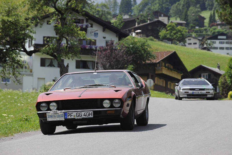 Lamborghini Espada und DeLorean DMC-12 bei der Silvretta Classic 2010 