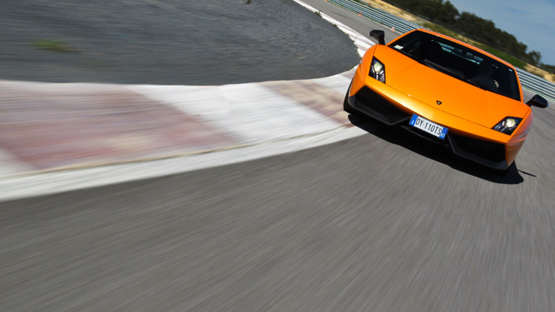 Lamborghini Gallardo LP 570-4 Superleggera - Fahrtaufnahme Frontansicht