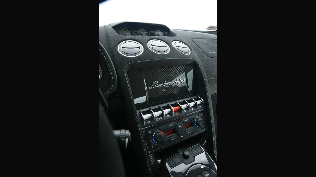 Lamborghini Gallardo LP 570-4 Superleggera, Mittelkonsole, Instrumente